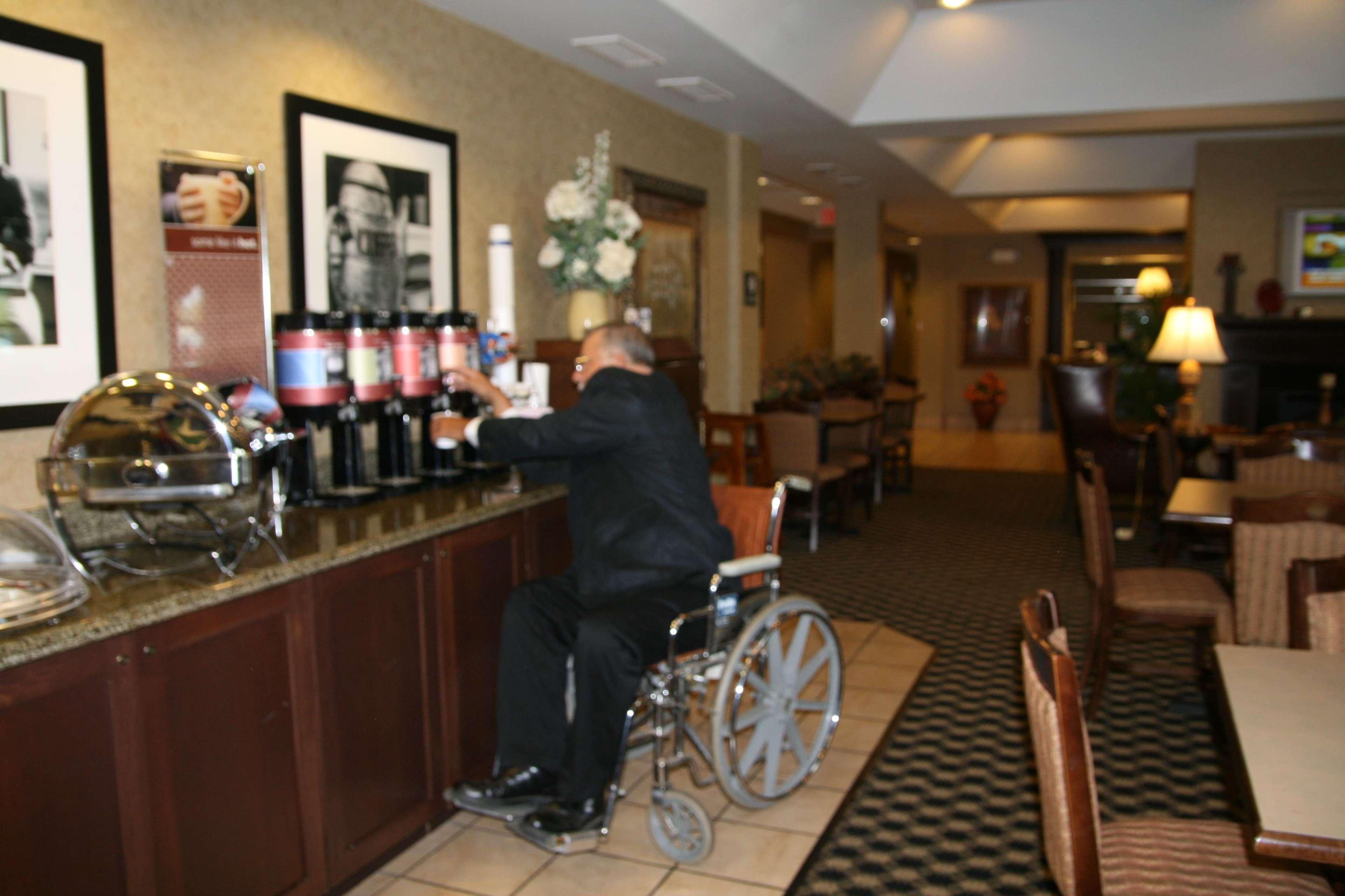 Hampton Inn Marshall Restaurante foto